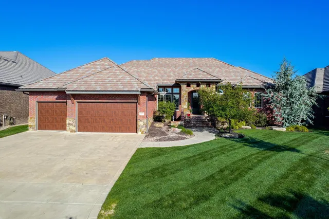 $949,900 | 3606 North Beach Club Circle, Wichita, KS 67205