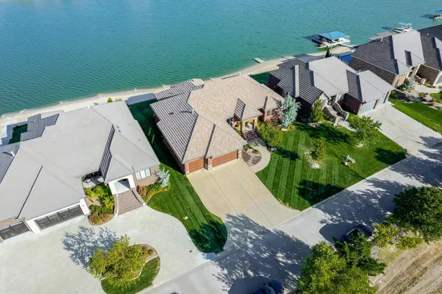 $949,900 | 3606 North Beach Club Circle, Wichita, KS 67205