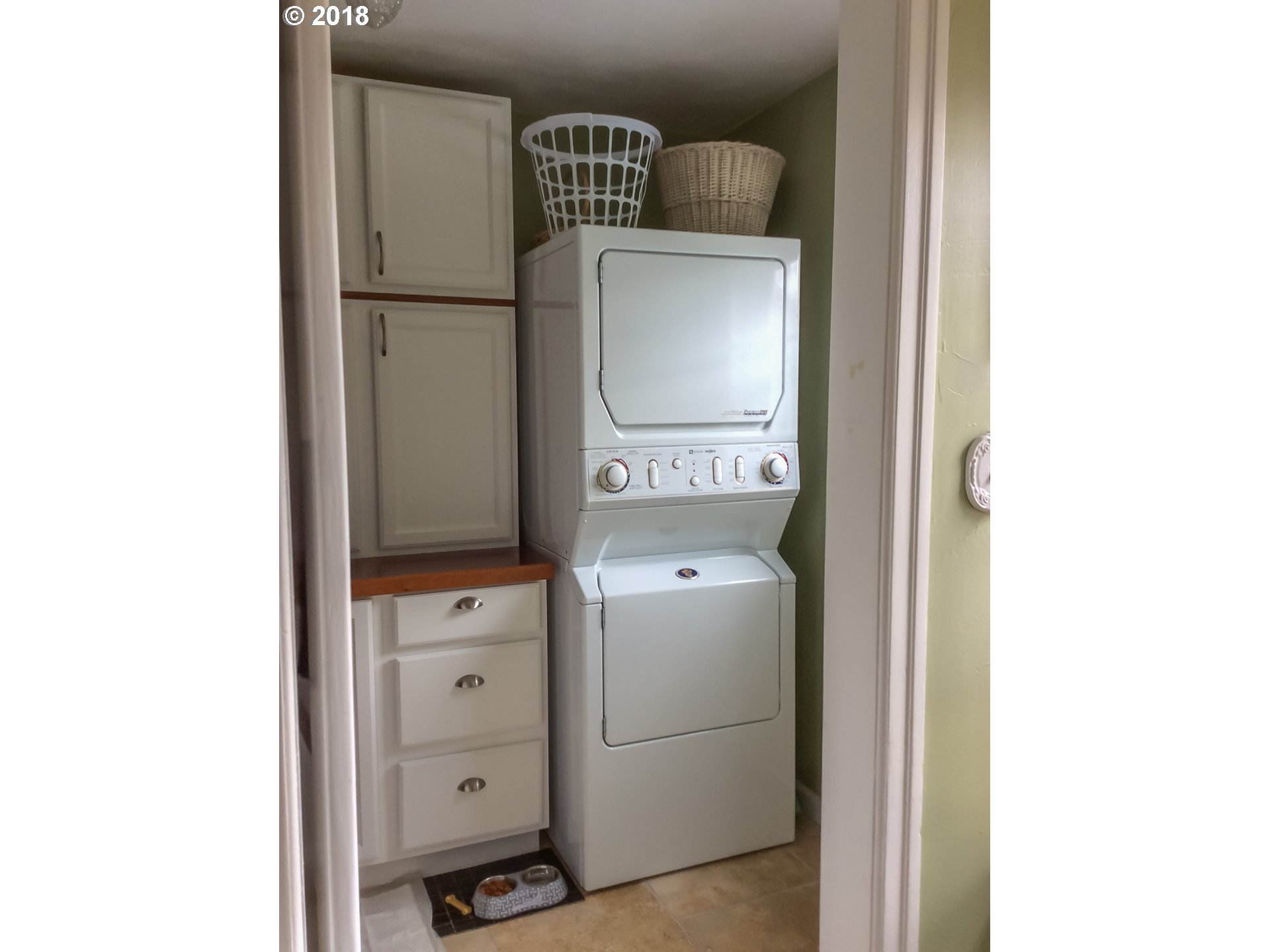 551 6th Street Springfield, OR 97477 - Photo 7 of 12 a view of washer and dryer