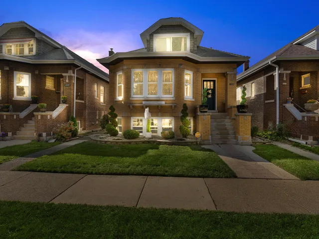 $3,450 | 1926 Wisconsin Avenue, Berwyn, IL 60402