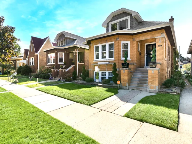$3,450 | 1926 Wisconsin Avenue, Berwyn, IL 60402