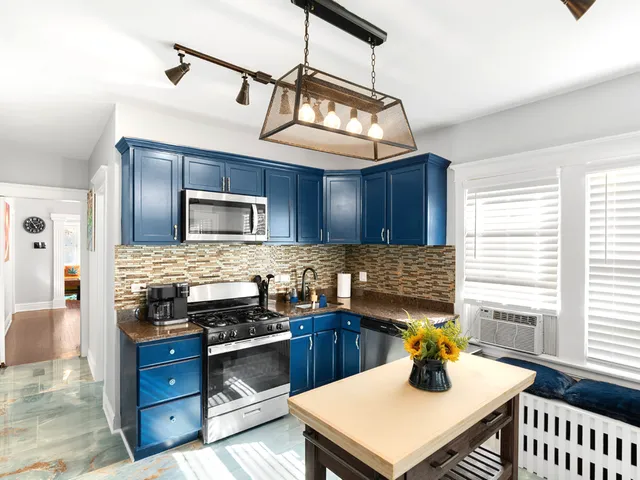 $3,450 | 1926 Wisconsin Avenue, Berwyn, IL 60402