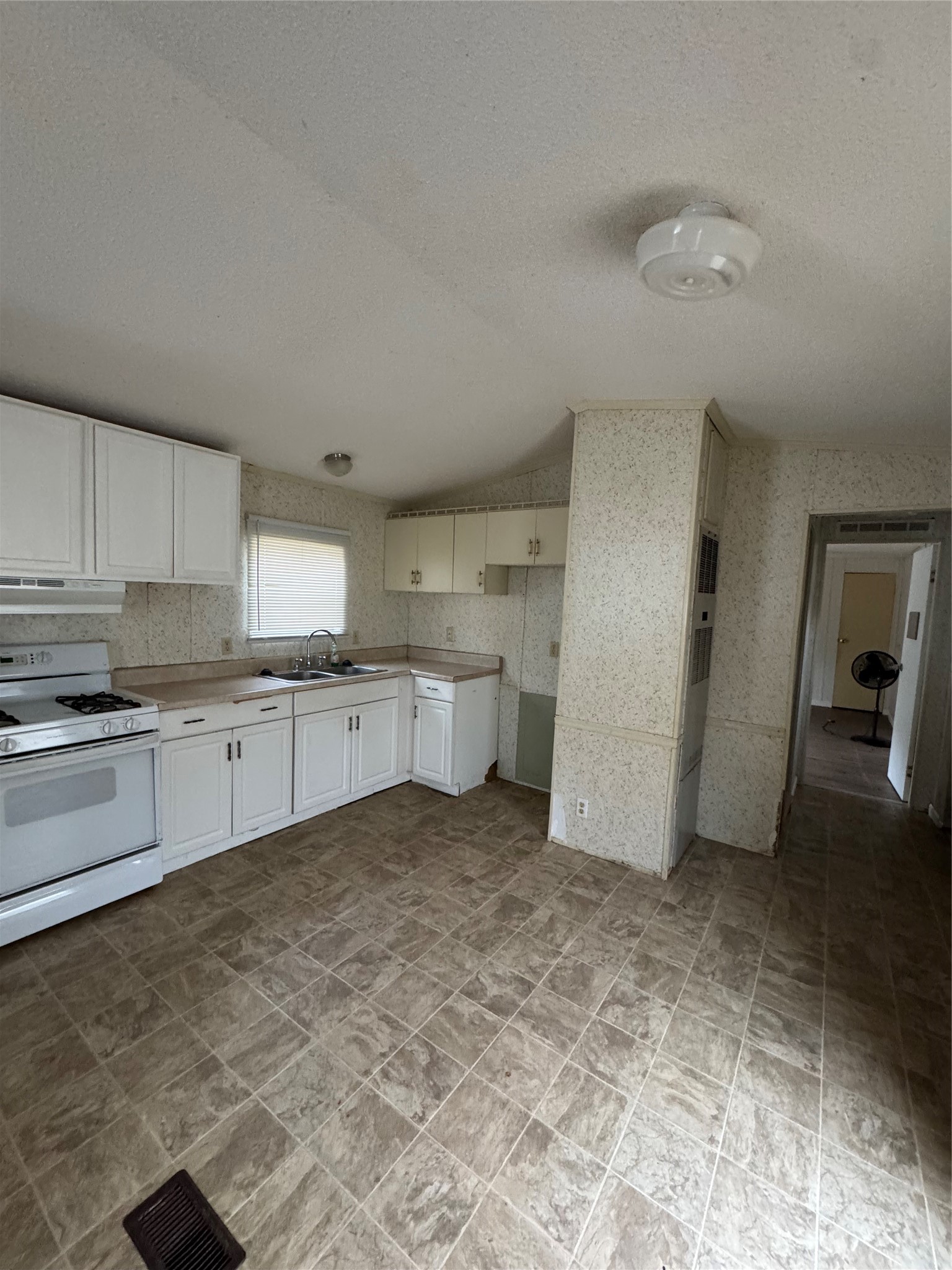 3107 Violet Street Needville, TX 77461 - Photo 7 of 17