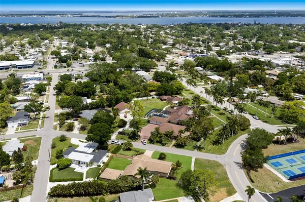 $850,000 | 4715 7th Avenue West, Bradenton, FL 34209