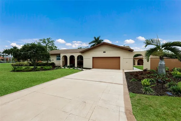 $850,000 | 4715 7th Avenue West, Bradenton, FL 34209