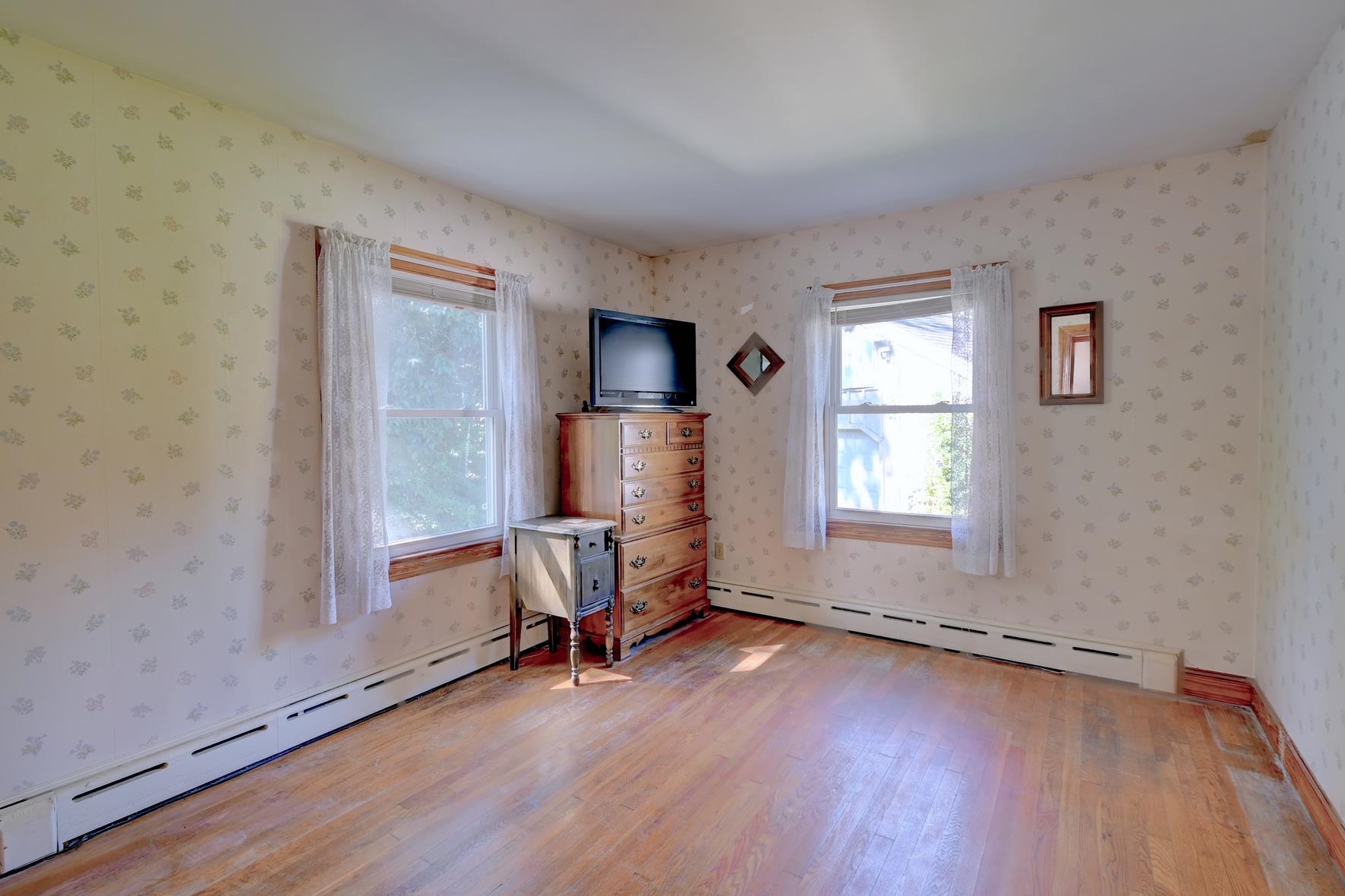 48 Newfields Road Exeter, NH 03833 - Photo 7 of 40