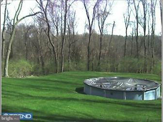 216 Chapel Hill Road Reading, PA 19608 - Photo 3 of 6