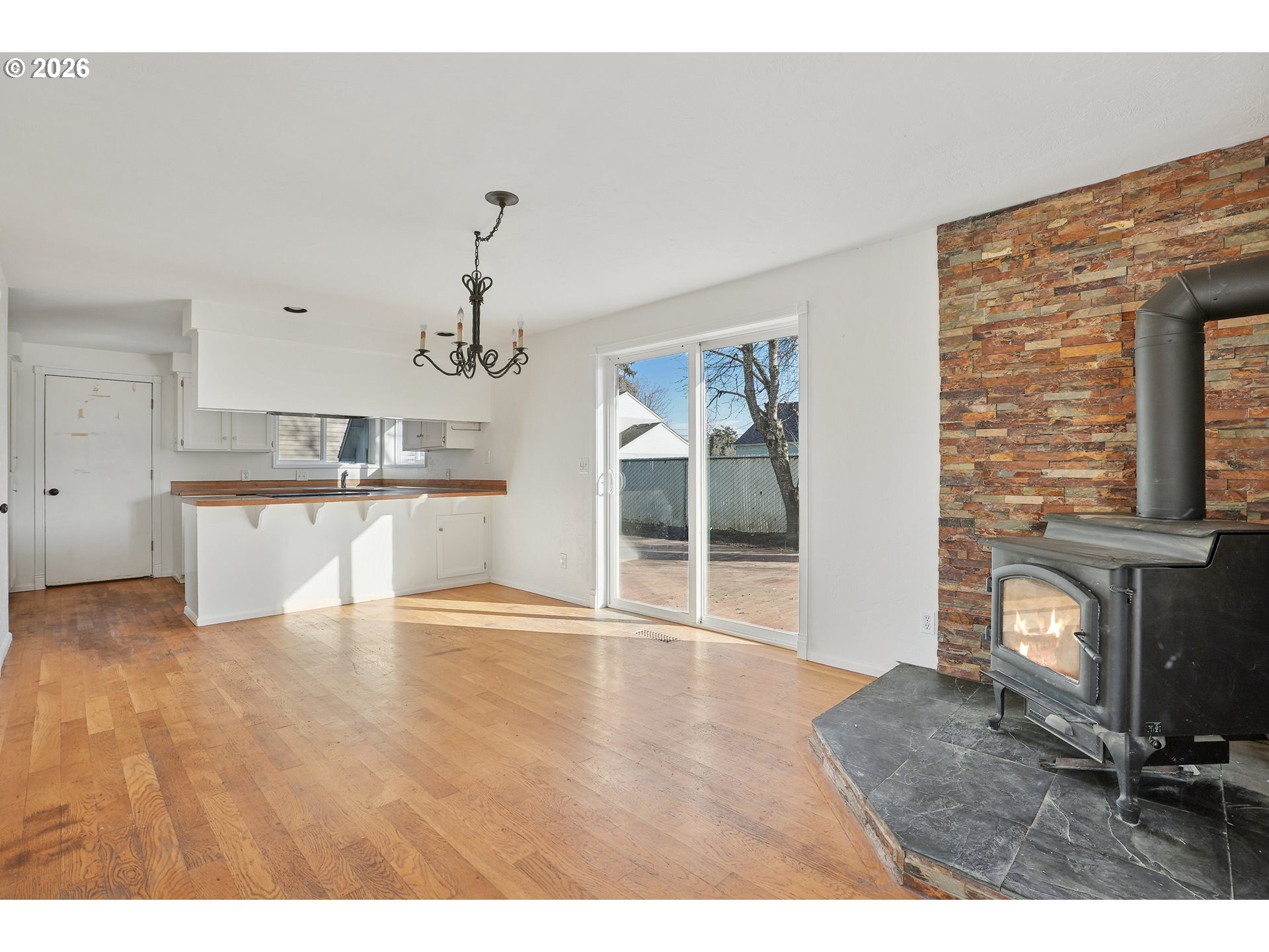 495 Angelee Court Lebanon, OR 97355 - Photo 12 of 32