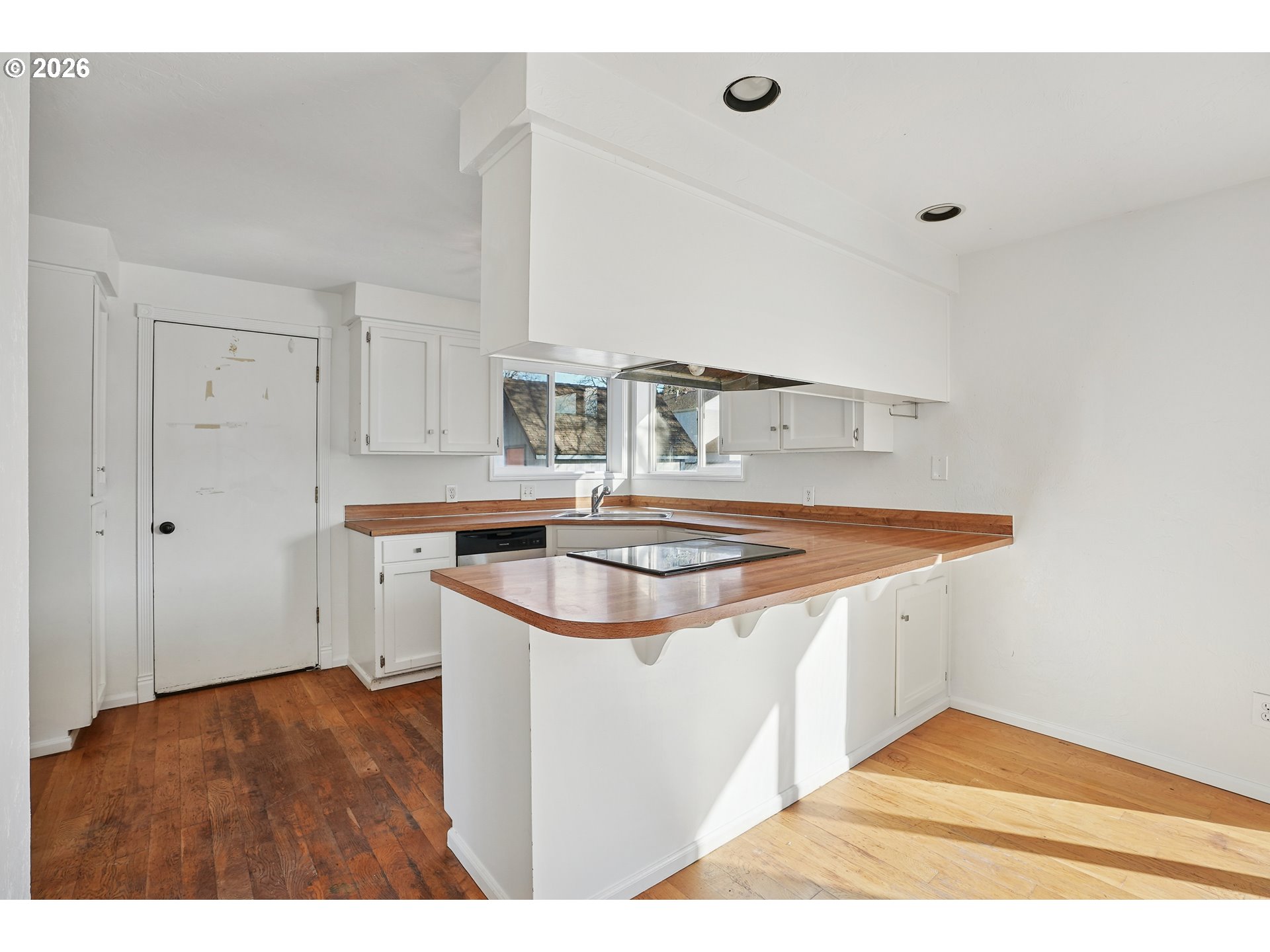 495 Angelee Court Lebanon, OR 97355 - Photo 14 of 32