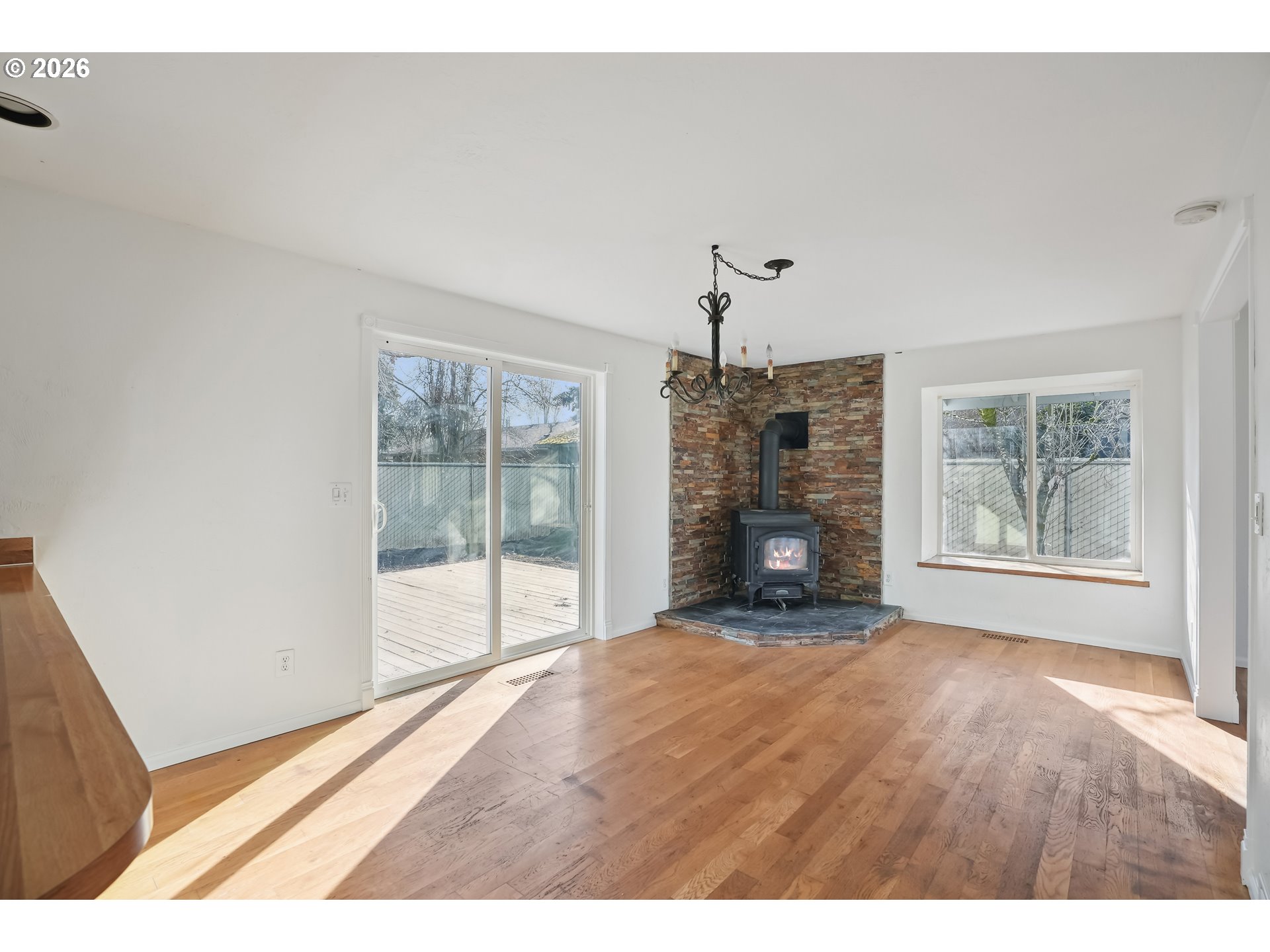 495 Angelee Court Lebanon, OR 97355 - Photo 10 of 32