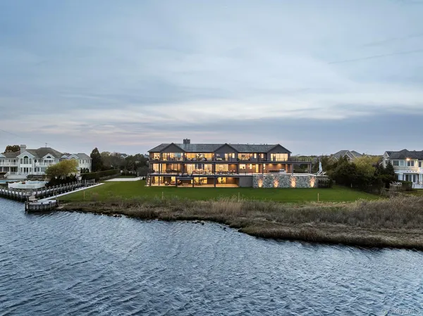 $24,750,000 | 34 Westbridge Lane, Westhampton Beach, NY 11978