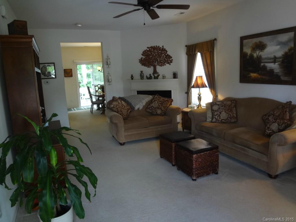 8926 Chalkstone Road Charlotte, NC 28216 - Photo 4 of 24 Gallery Image 4