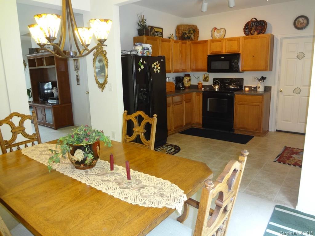8926 Chalkstone Road Charlotte, NC 28216 - Photo 5 of 24 Gallery Image 5