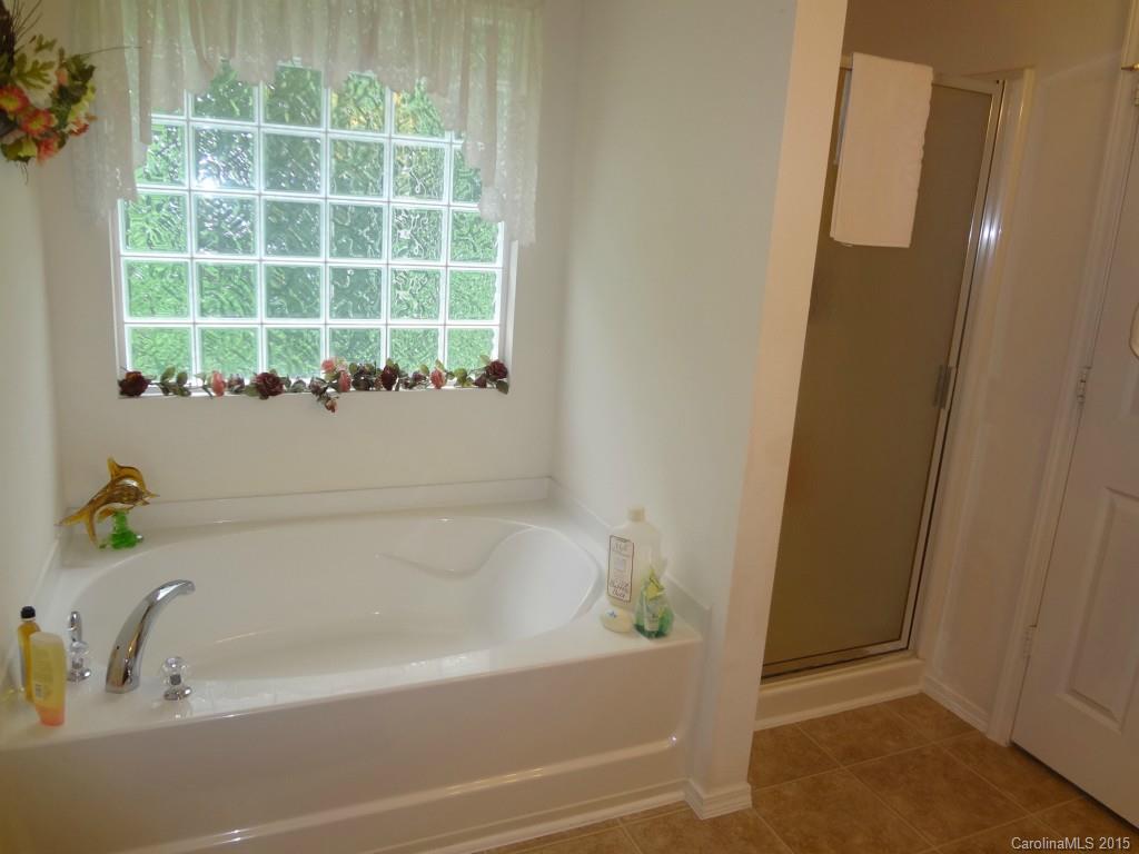 8926 Chalkstone Road Charlotte, NC 28216 - Photo 10 of 24 Gallery Image 10