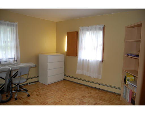 47 Romola Road Worcester, MA 01605 - Photo 9 of 15 Gallery Image 9