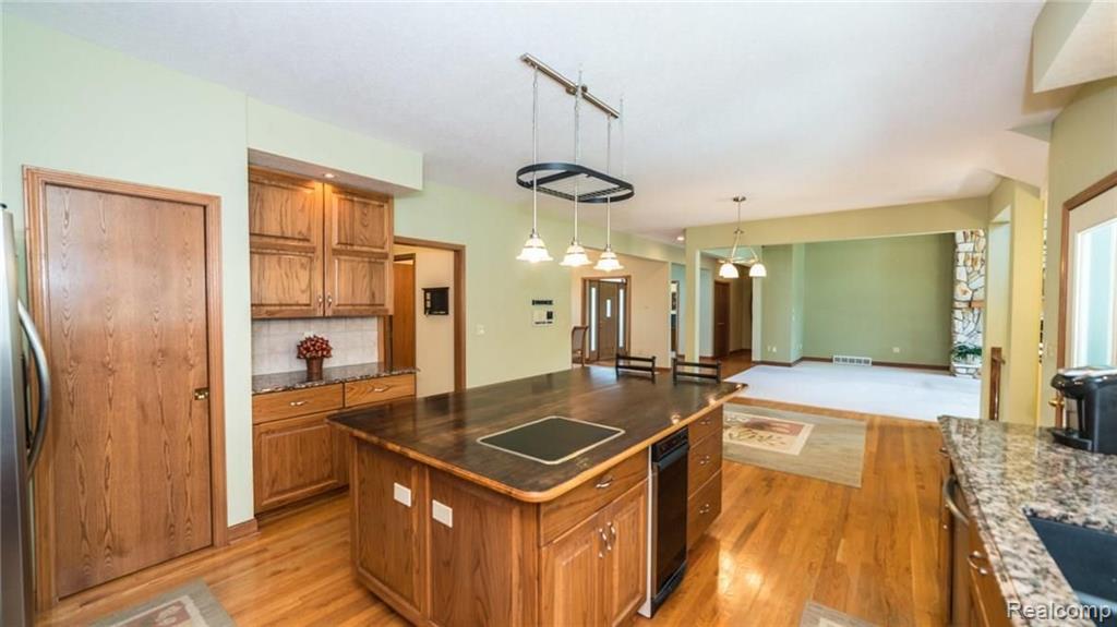 8651 Jackman Road Temperance, MI 48182 - Photo 6 of 91
