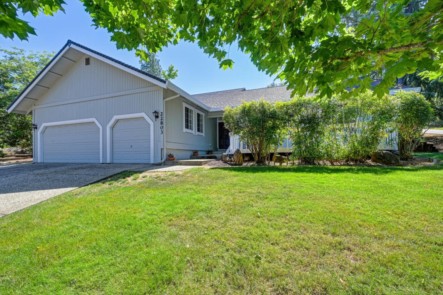 22803 Sunset Ridge Drive Auburn, CA 95602 - Photo 1 of 60 Lovely single story in Lake of the Pines
