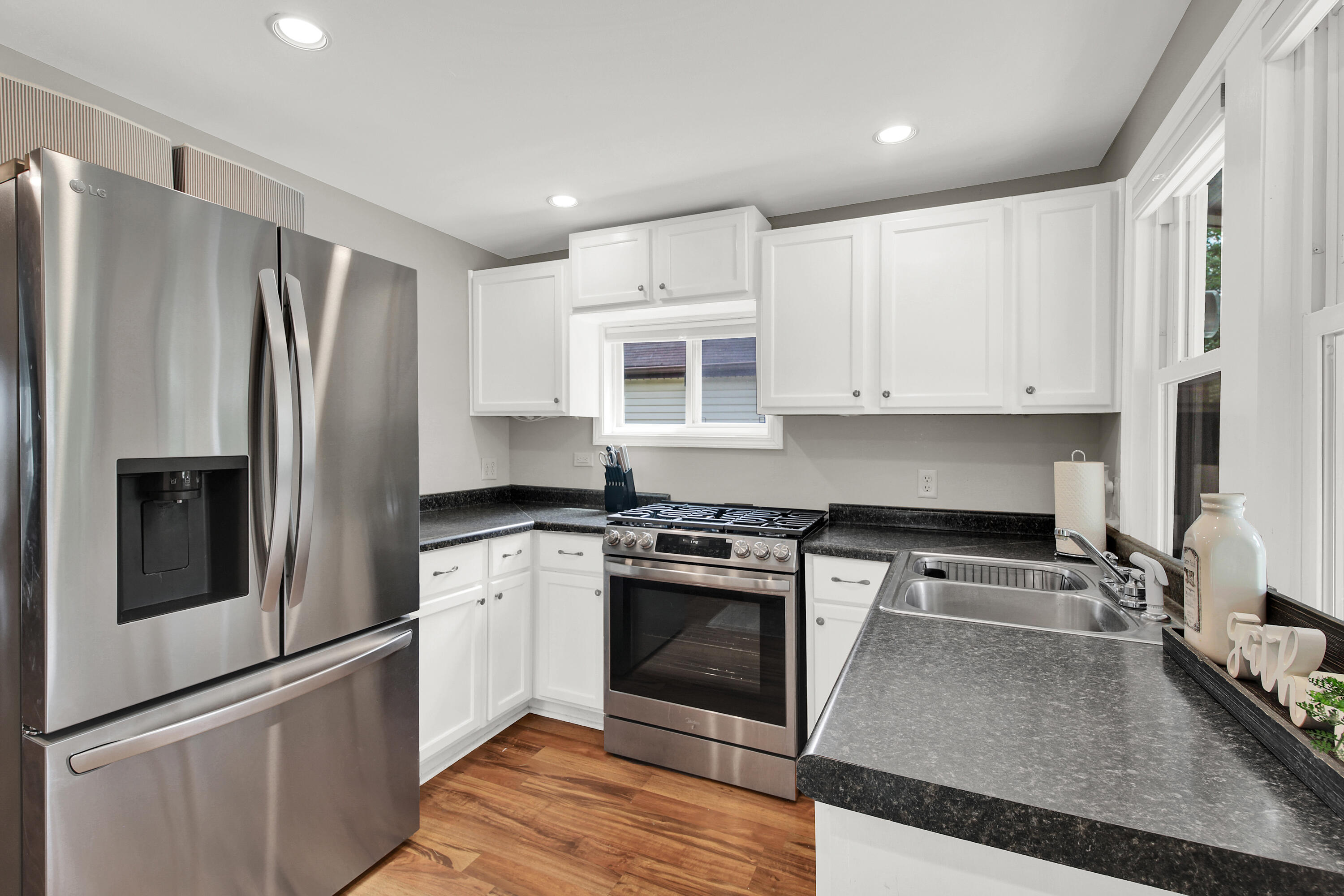25324 South Wind Lake Road Norway, WI 53185 - Photo 6 of 31 Kitchen