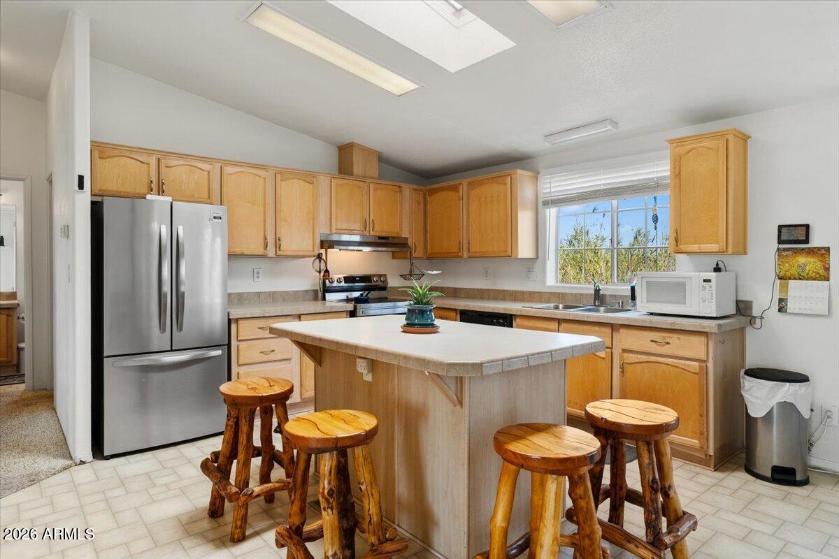 4580 Tagalong Trail Rimrock, AZ 86335 - Photo 9 of 37 Kitchen