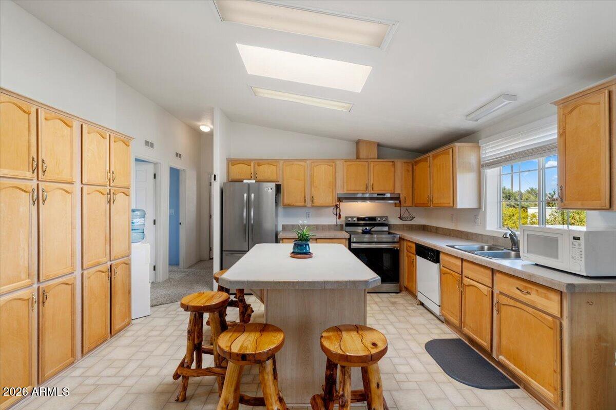 4580 Tagalong Trail Rimrock, AZ 86335 - Photo 10 of 37 Island