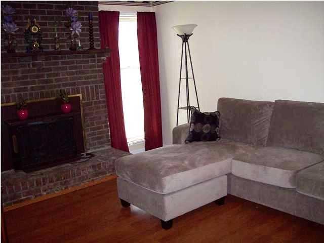 8215 Delhi Road North Charleston, SC 29406 - Photo 10 of 11 10 liv