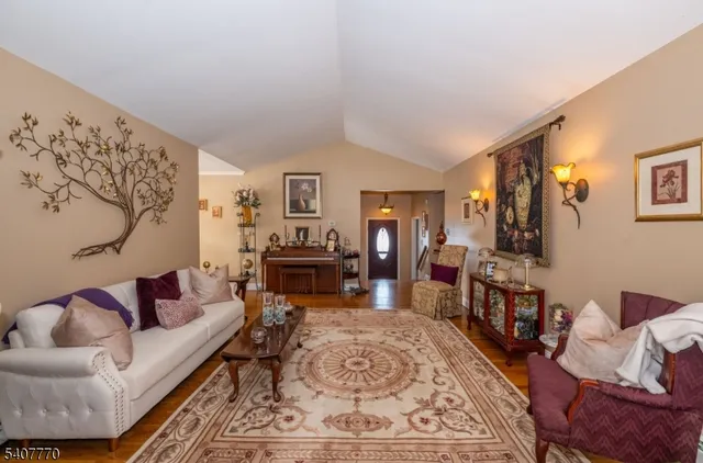 $599,999 | 3 Birchwood Drive, Vernon, NJ 07460