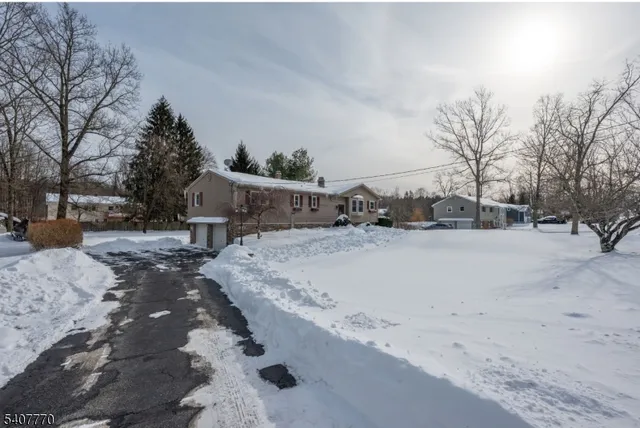 $599,999 | 3 Birchwood Drive, Vernon, NJ 07460