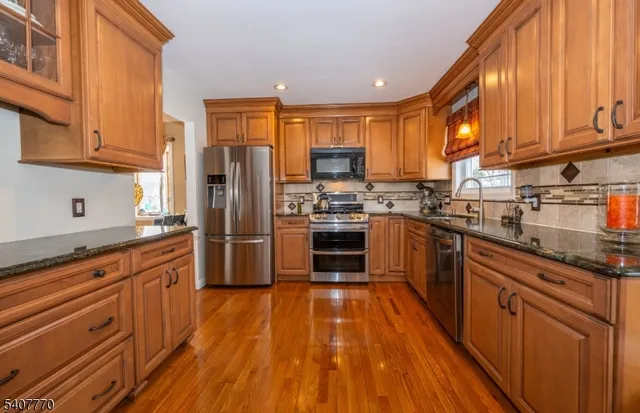 $599,999 | 3 Birchwood Drive, Vernon, NJ 07460