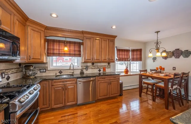 $599,999 | 3 Birchwood Drive, Vernon, NJ 07460