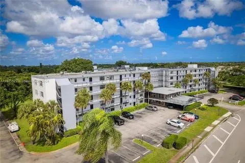 $2,100 | 9235 Southwest 8th Street, Unit 402, Boca Raton, FL 33428