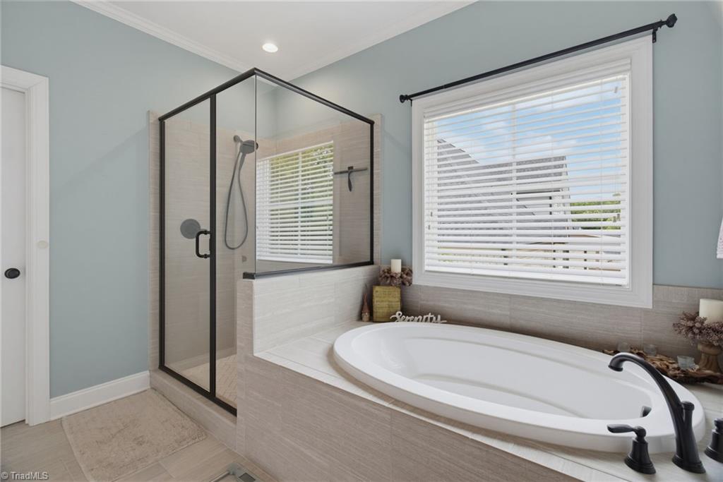 179 Pipers Ridge West Winston-Salem, NC 27127 - Photo 21 of 42 Primary Bath