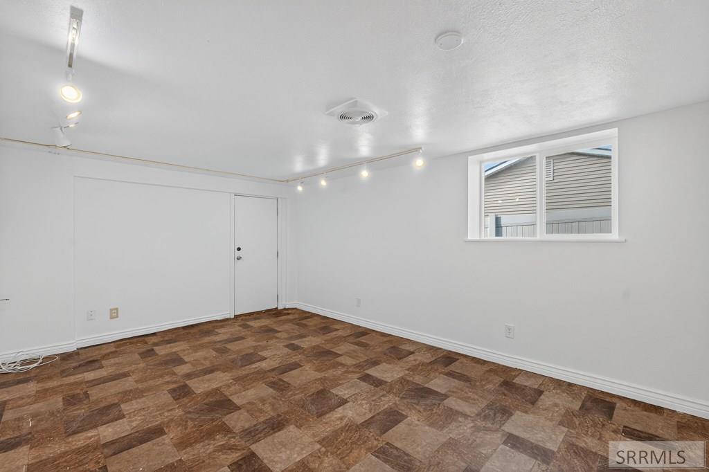 1242 East Alameda Road Pocatello, ID 83201 - Photo 24 of 34