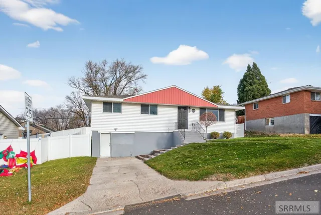 $309,900 | 1242 East Alameda Road, Pocatello, ID 83201