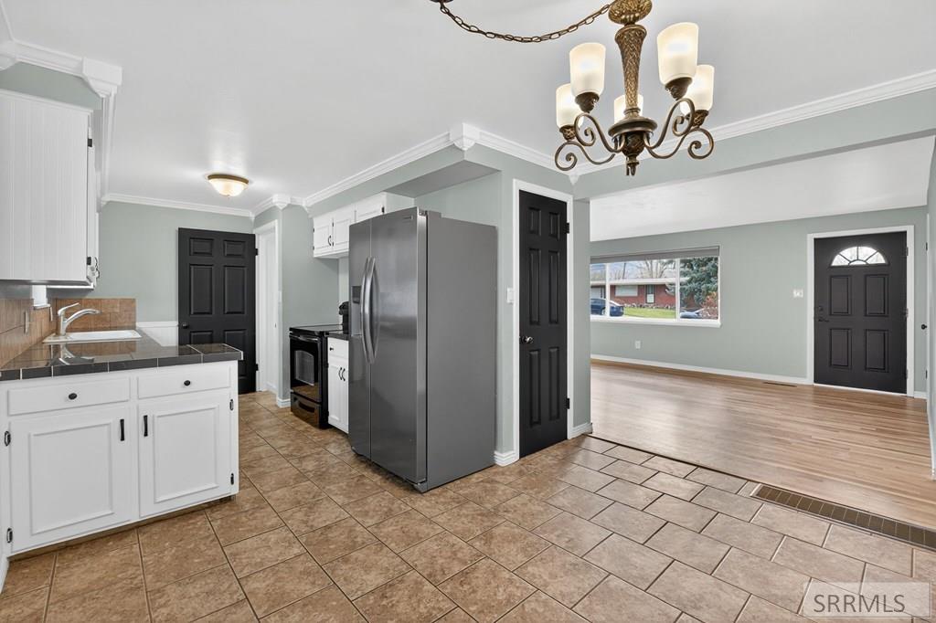 1242 East Alameda Road Pocatello, ID 83201 - Photo 6 of 34