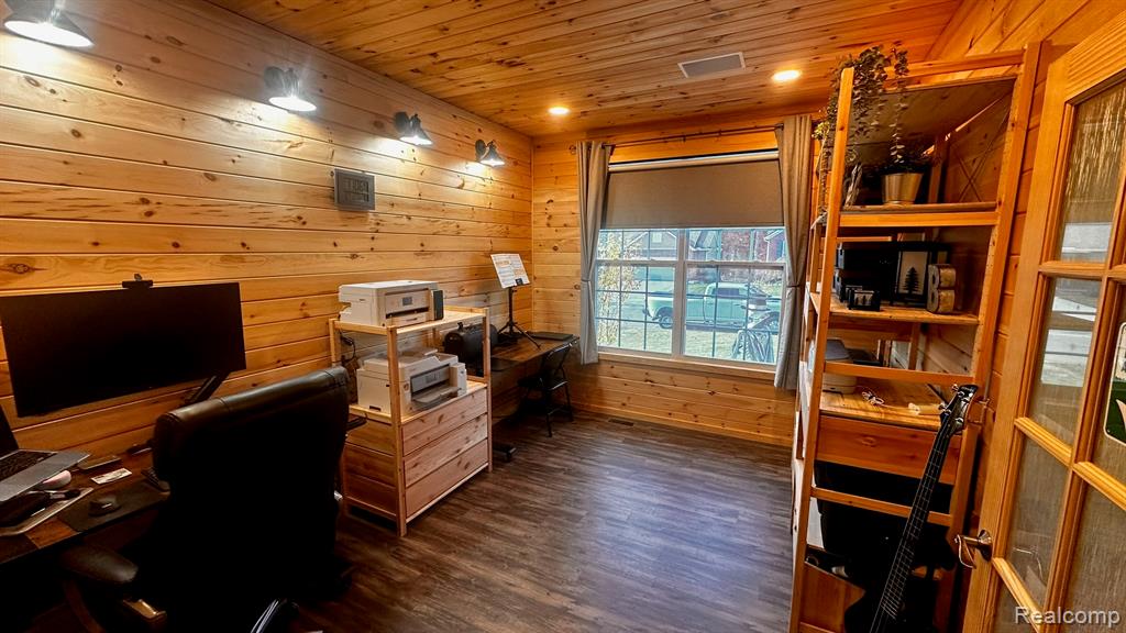 1474 Secretariat Way Howell, MI 48843 - Photo 14 of 42 Gallery Image 14