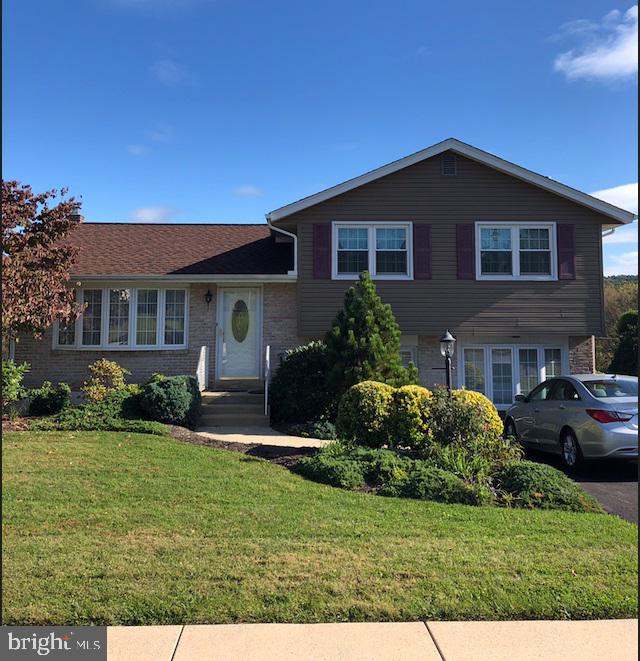 1526 Commonwealth Boulevard Reading, PA 19607 - Photo 1 of 36