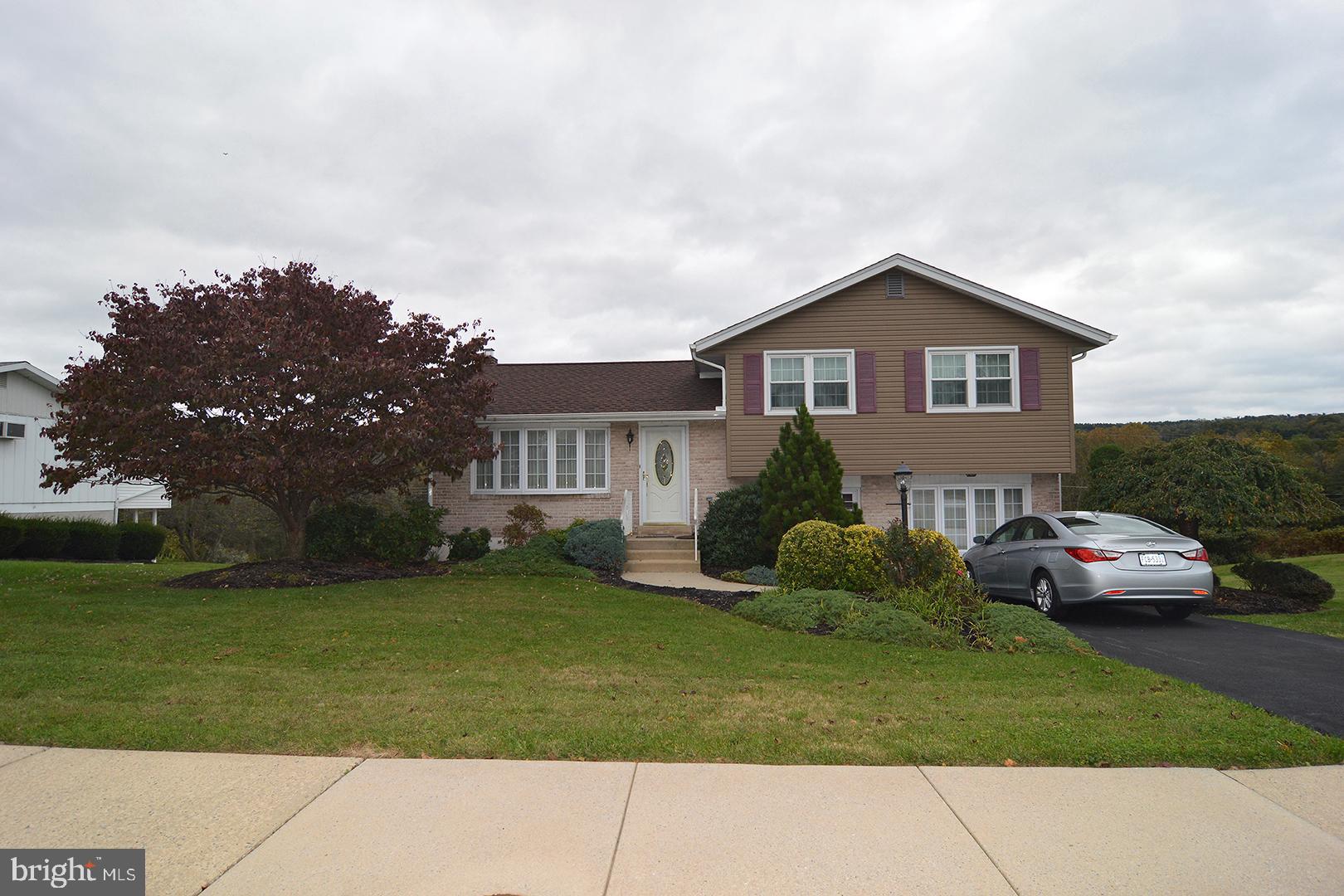 1526 Commonwealth Boulevard Reading, PA 19607 - Photo 2 of 36