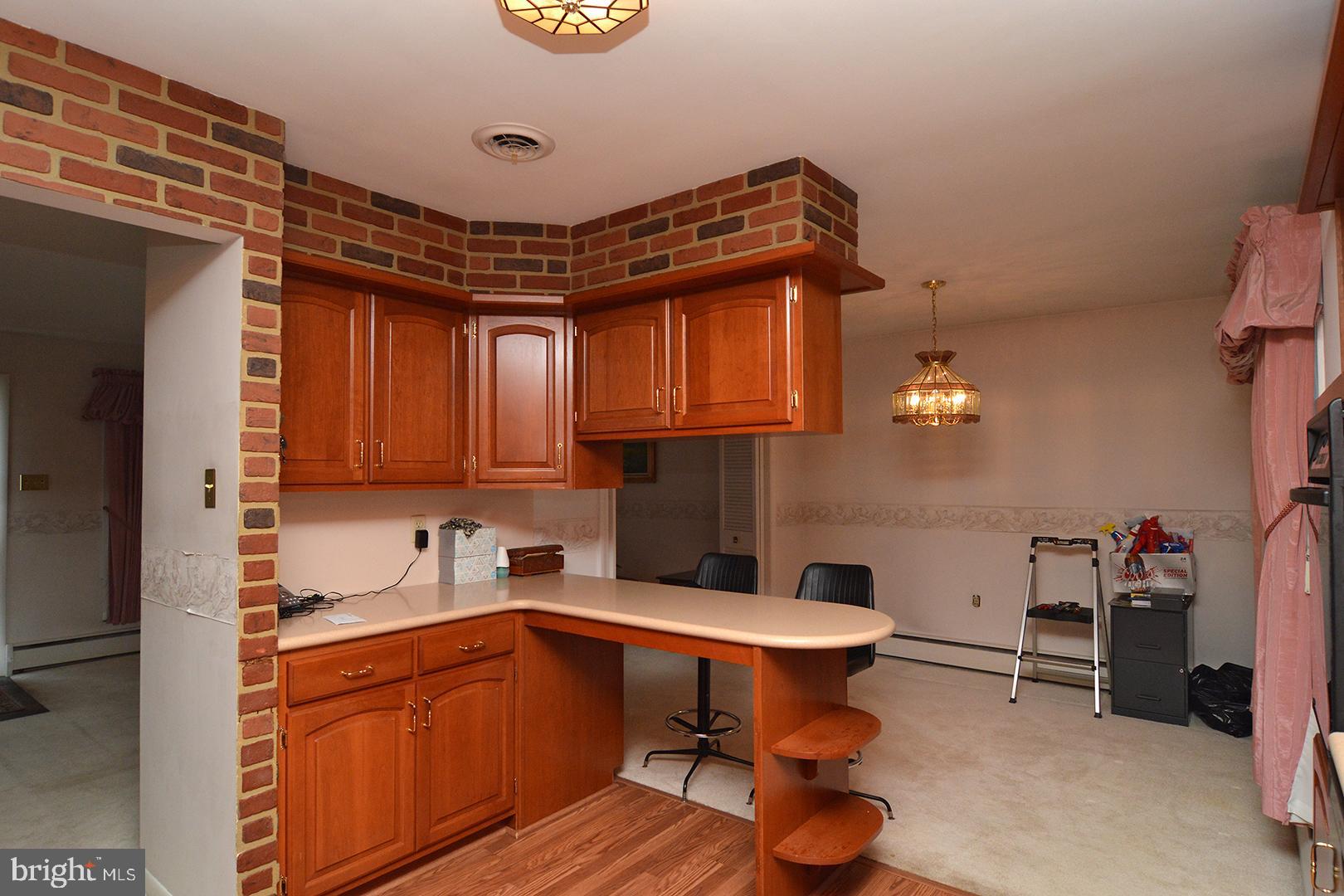 1526 Commonwealth Boulevard Reading, PA 19607 - Photo 15 of 36