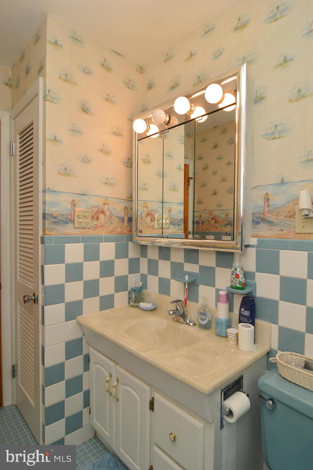 1526 Commonwealth Boulevard Reading, PA 19607 - Photo 16 of 36