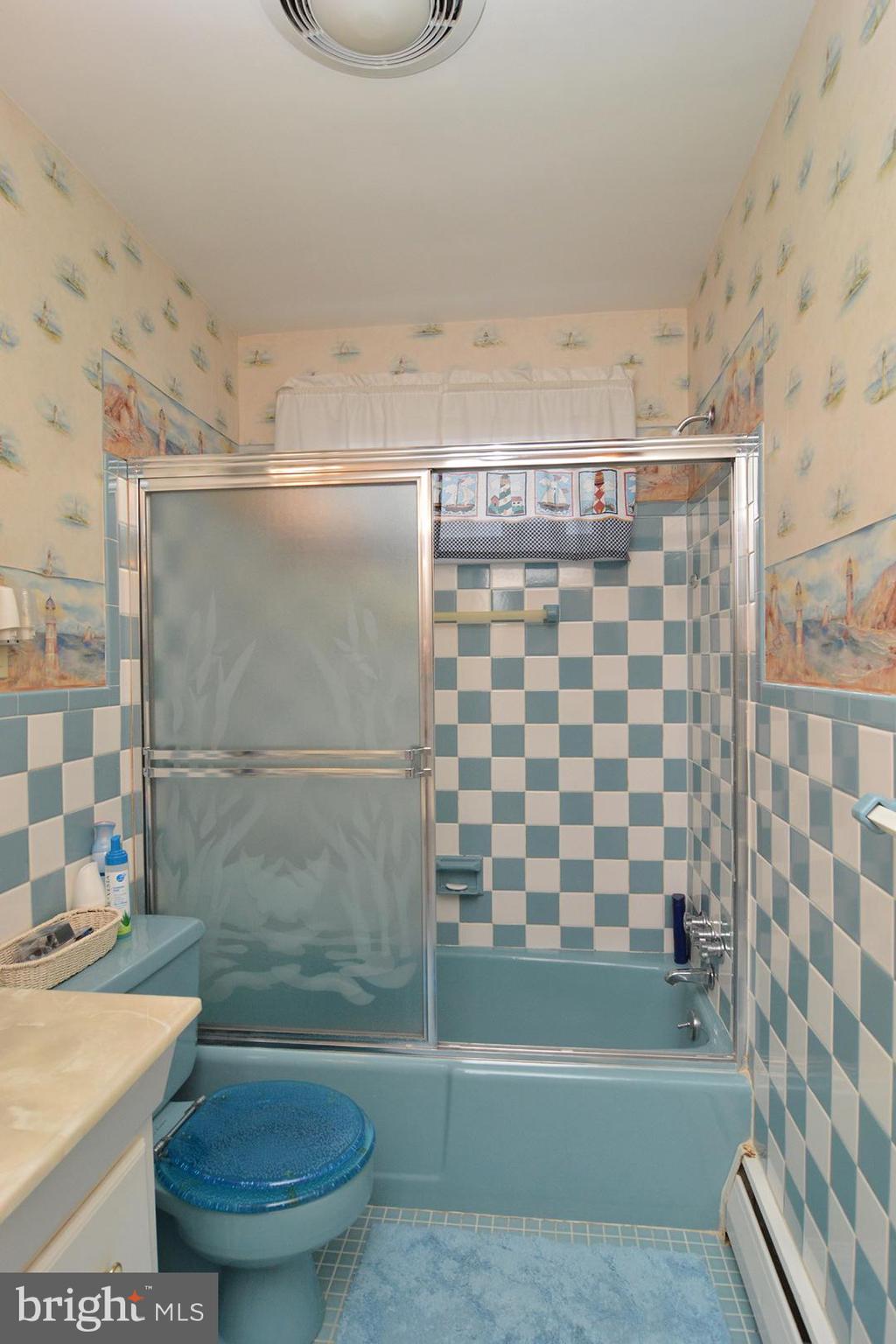 1526 Commonwealth Boulevard Reading, PA 19607 - Photo 17 of 36