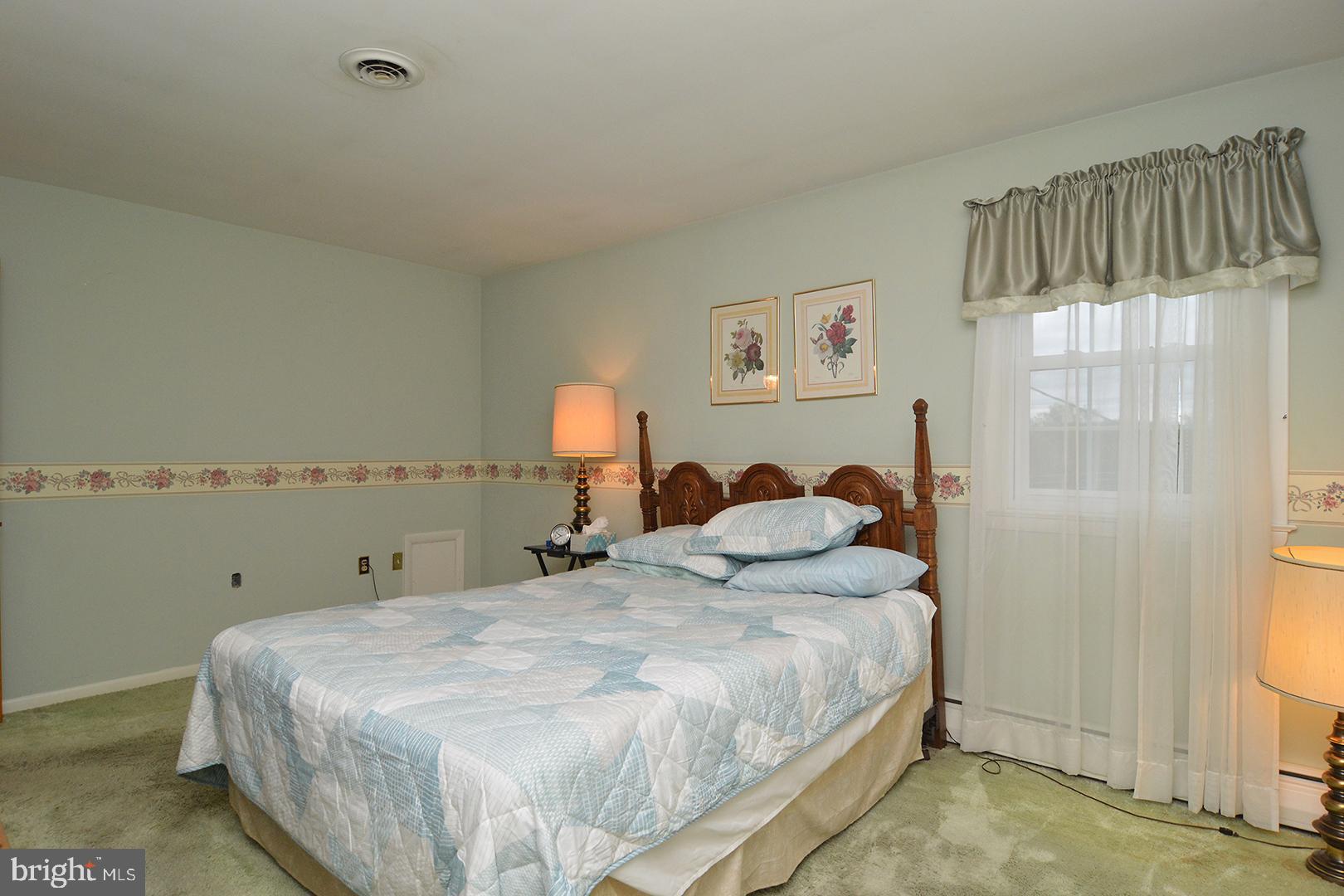 1526 Commonwealth Boulevard Reading, PA 19607 - Photo 19 of 36