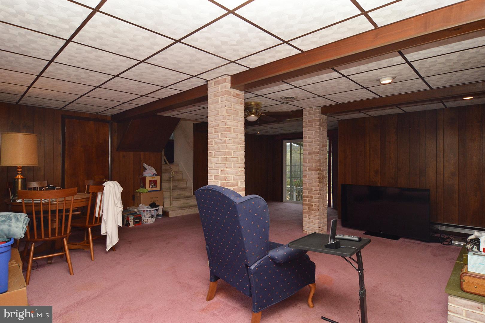 1526 Commonwealth Boulevard Reading, PA 19607 - Photo 23 of 36