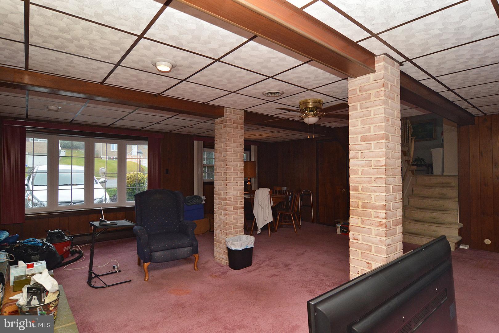 1526 Commonwealth Boulevard Reading, PA 19607 - Photo 24 of 36
