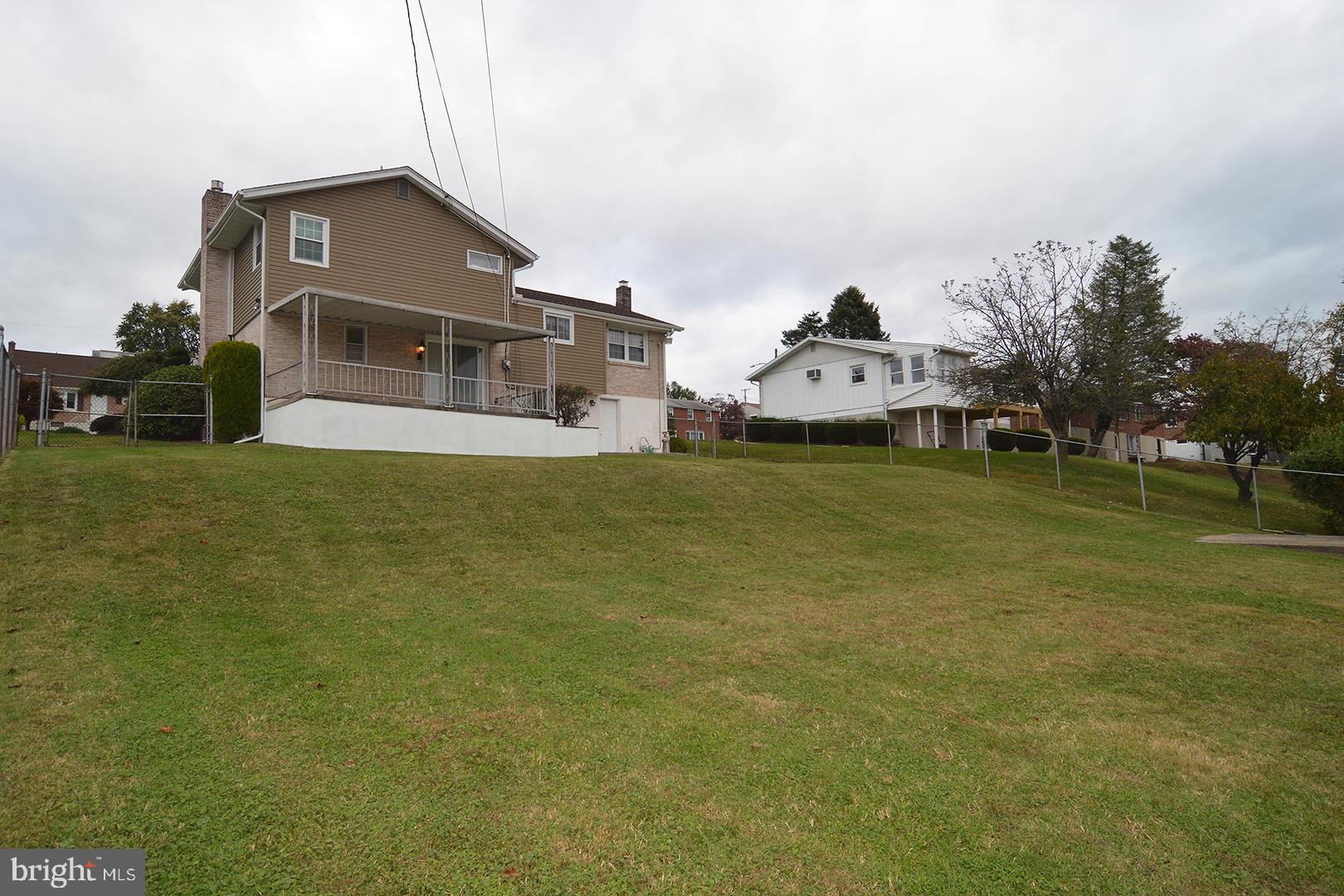 1526 Commonwealth Boulevard Reading, PA 19607 - Photo 34 of 36