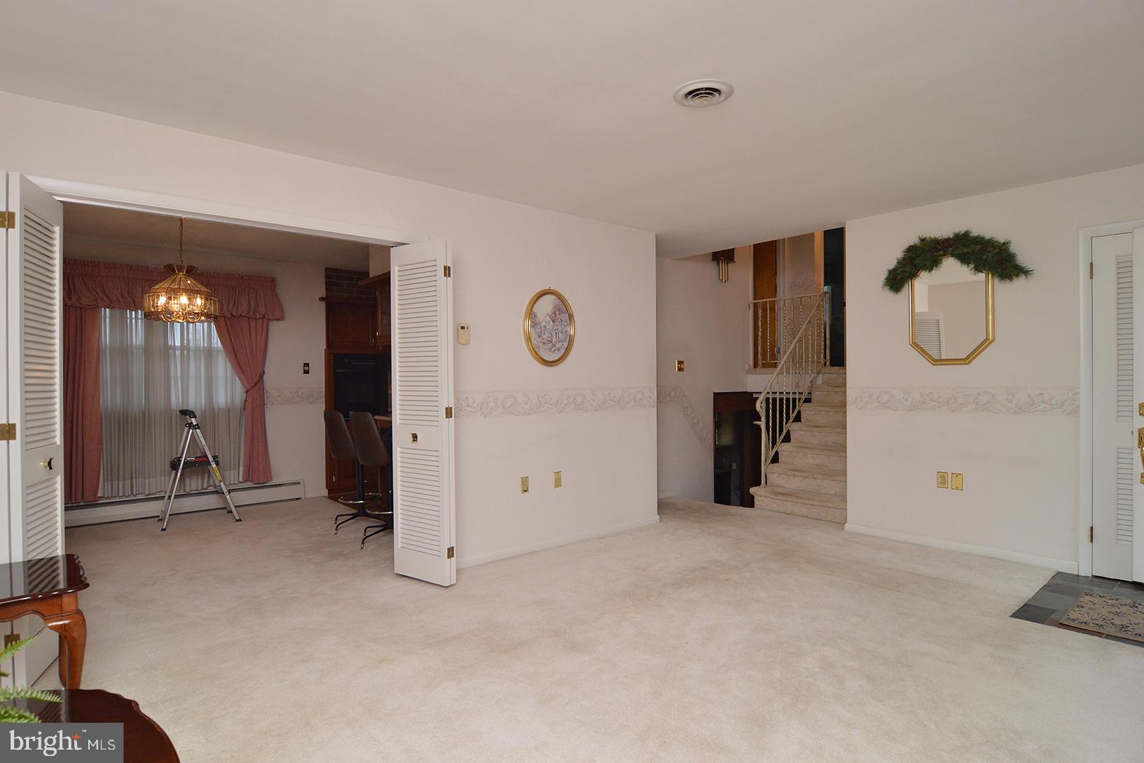 1526 Commonwealth Boulevard Reading, PA 19607 - Photo 8 of 36