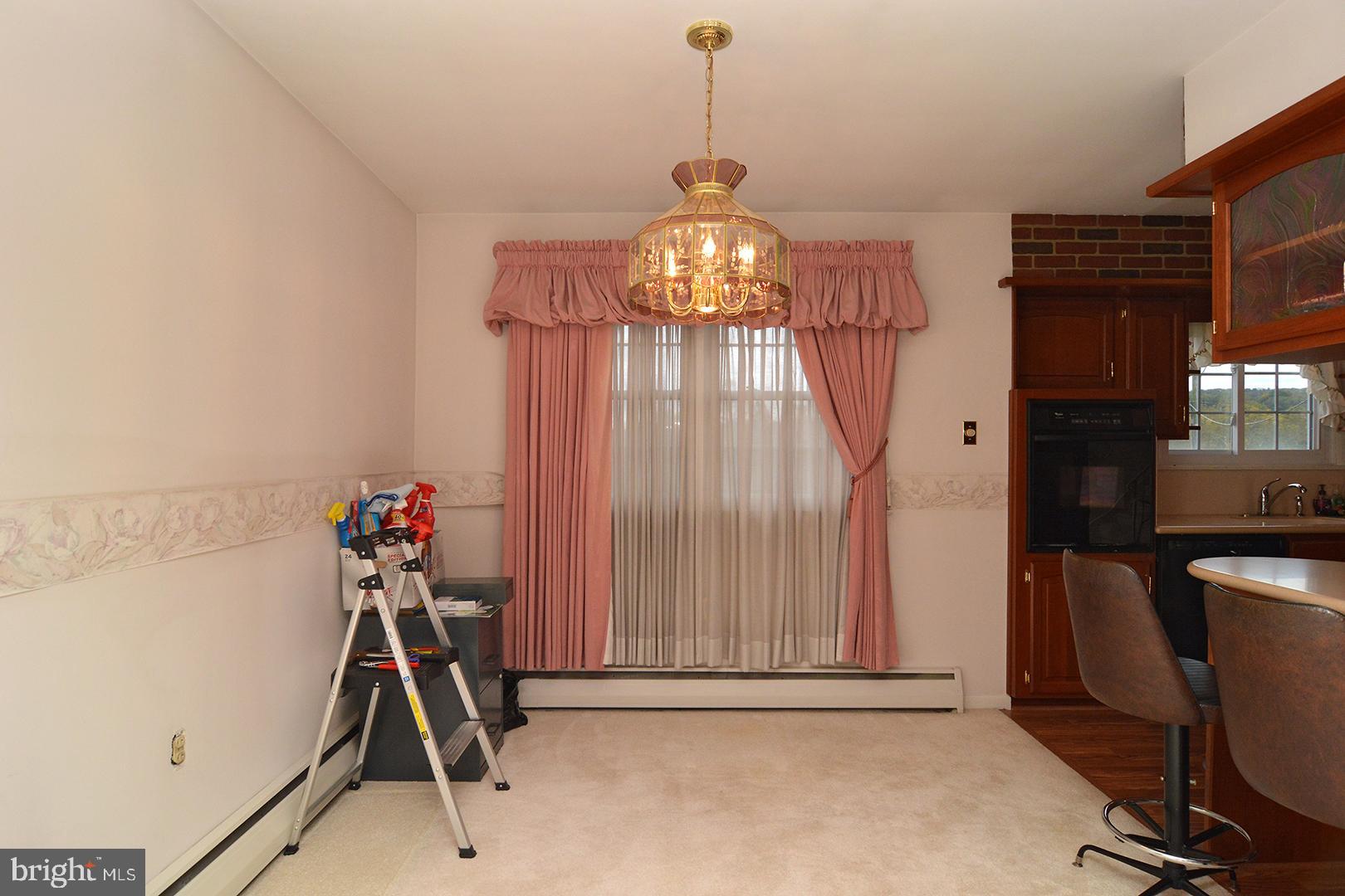 1526 Commonwealth Boulevard Reading, PA 19607 - Photo 9 of 36