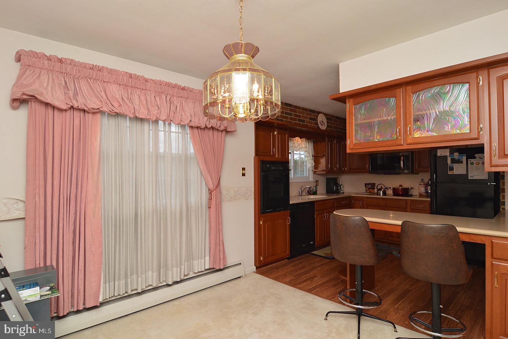 1526 Commonwealth Boulevard Reading, PA 19607 - Photo 10 of 36