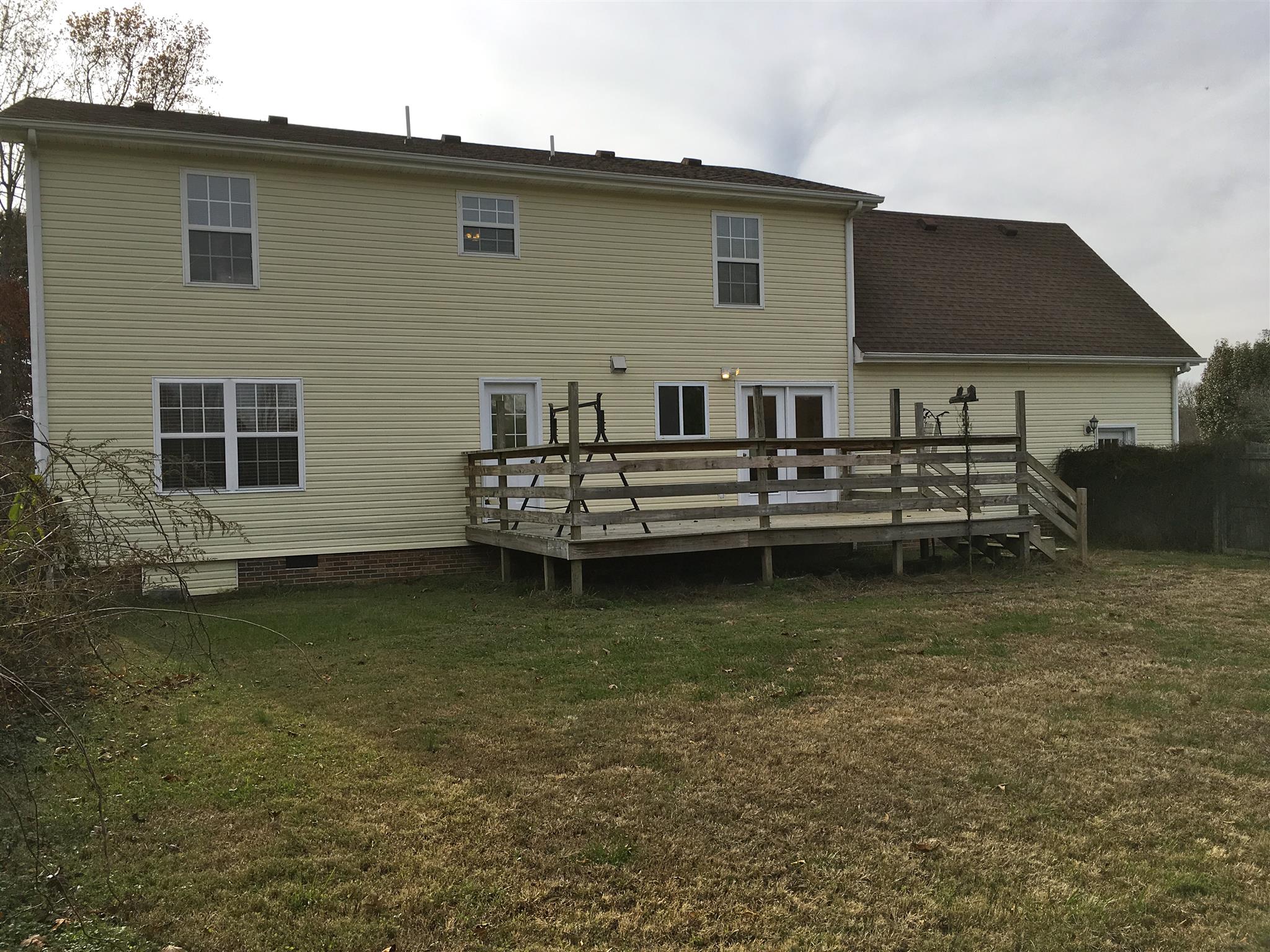 2735 New Hall Road Greenbrier, TN 37073 - Photo 5 of 26 a view of a house with a yard