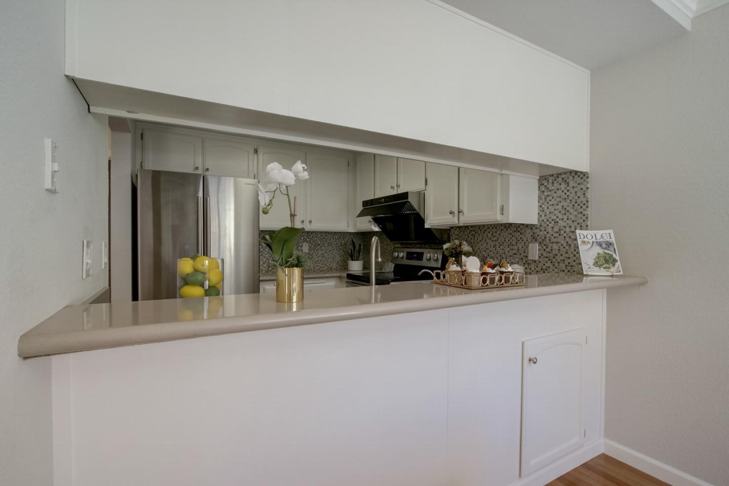 77 Roberts Road Los Gatos, CA 95032 - Photo 7 of 15 Gallery Image 7