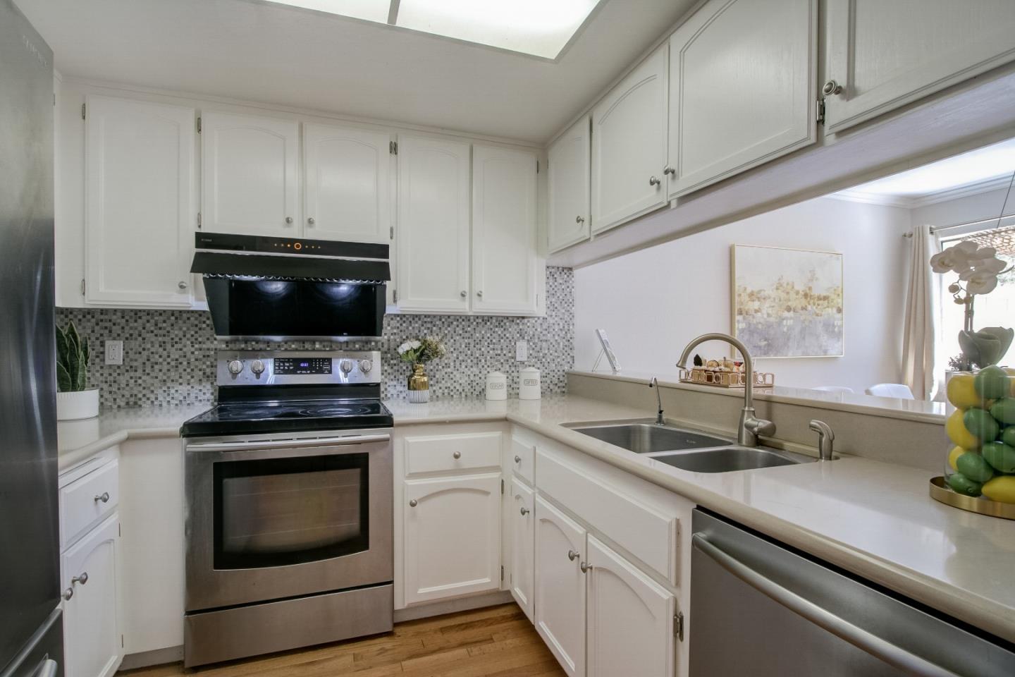 77 Roberts Road Los Gatos, CA 95032 - Photo 8 of 15 Gallery Image 8